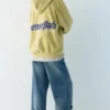 Gelber Hoodie mit Grafik