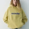 Gelber Hoodie mit Grafik