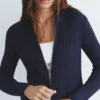 Gerippte Strickjacke mit Reißverschluss