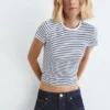 Geripptes Kurzarm-T-Shirt Geripptes Kurzarm-T-Shirt