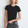 Geripptes Kurzarm-T-Shirt Geripptes Kurzarm-T-Shirt