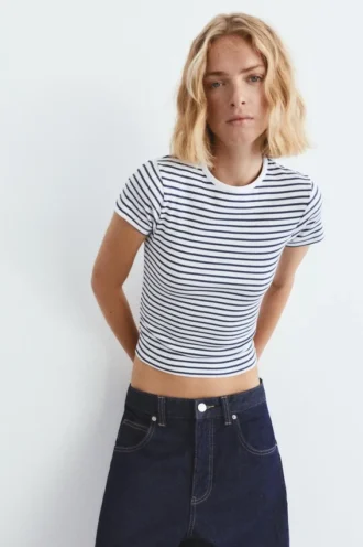 Geripptes Kurzarm-T-Shirt