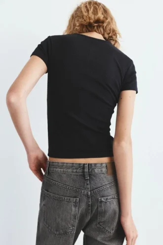 Geripptes Kurzarm-T-Shirt