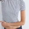 Geripptes Kurzarm-T-Shirt Geripptes Kurzarm-T-Shirt