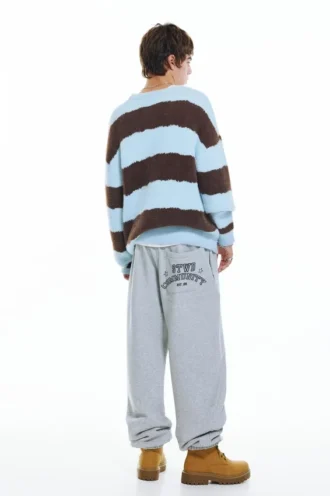 Gestreifter Pullover