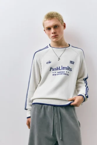 Gestreifter Pullover mit Stwd-Stickerei