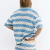 Gestreiftes Häkel-Poloshirt Gestreiftes Häkel-Poloshirt