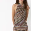 Gestreiftes kurzes Neckholder-Shorts-Kleid
