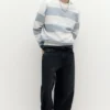Gestreiftes Sweatshirt mit Rundhalsausschnitt Gestreiftes Sweatshirt mit Rundhalsausschnitt