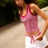 Gestreiftes Tanktop mit Stickerei