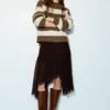 Grob gestrickter, gestreifter Pullover Grob gestrickter, gestreifter Pullover