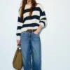 Grob gestrickter, gestreifter Pullover Grob gestrickter, gestreifter Pullover