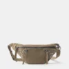 Gürteltasche mit Nieten Gürteltasche mit Nieten