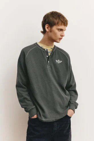 Henley-T-Shirt