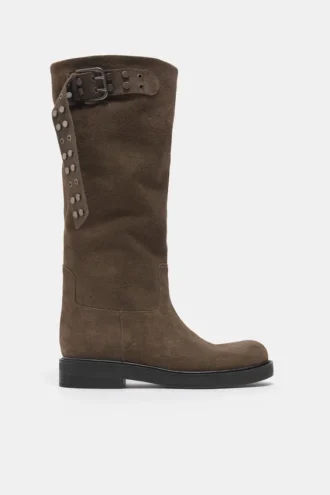 Hohe Lederstiefel mit Schnalle