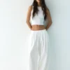 Hose mit tiefem Schritt und elastischem Bund Hose mit tiefem Schritt und elastischem Bund