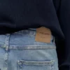 Jeans im Karotten-Schnitt mit Farbspritzern