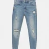 Jeans im Karotten-Schnitt mit Farbspritzern