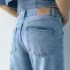 Jeans mit geradem Bein und Strassherzen