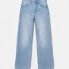 Jeans mit geradem Bein und Strassherzen