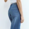 Jeans mit niedriger Leibhöhe und geradem Bein Jeans mit niedriger Leibhöhe und geradem Bein