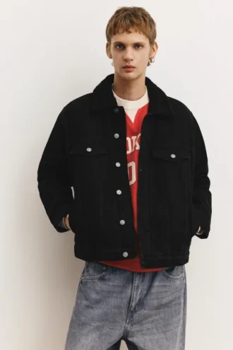 Jeansjacke mit Kunstfellkragen