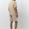 Jogger-Bermudashorts und T-Shirts im Set