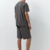 Jogger-Bermudashorts und T-Shirts im Set