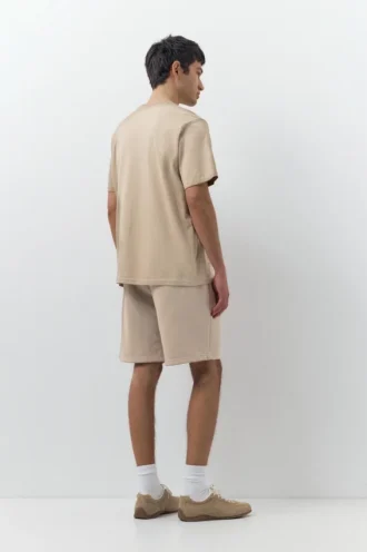 Jogger-Bermudashorts und T-Shirts im Set