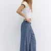 Karierte Hose im Pyjama-Stil mit Abnähern Karierte Hose im Pyjama-Stil mit Abnähern