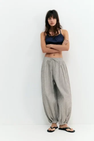 Karierte Hose mit tiefem Schritt