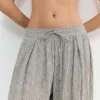 Karierte Hose mit tiefem Schritt