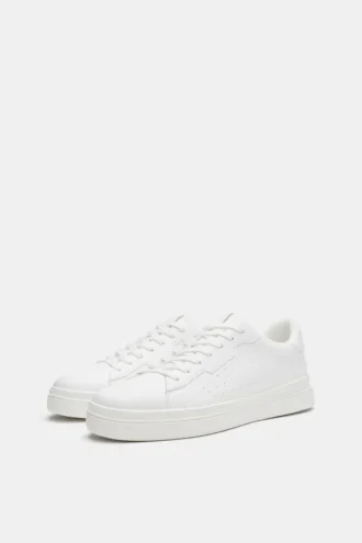 Klobige Basic-Sneaker