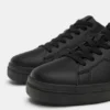 Klobige Basic-Sneaker