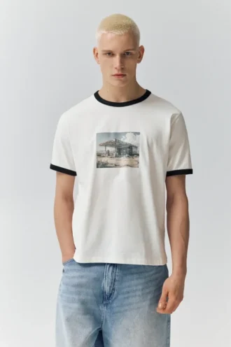 Kurzarm-T-Shirt mit grafischem Bündchen