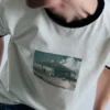 Kurzarm-T-Shirt mit grafischem Bündchen Kurzarm-T-Shirt mit grafischem Bündchen