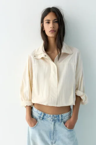 Kurze Jacke in Nylon-Optik