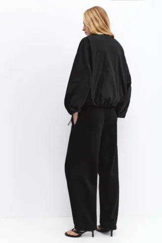 Kurze Jacke in Nylon-Optik