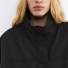 Kurze Jacke in Nylon-Optik Kurze Jacke in Nylon-Optik