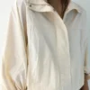 Kurze Jacke in Nylon-Optik