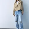 Kurzer Trenchcoat in Ballon-Silhouette Kurzer Trenchcoat in Ballon-Silhouette