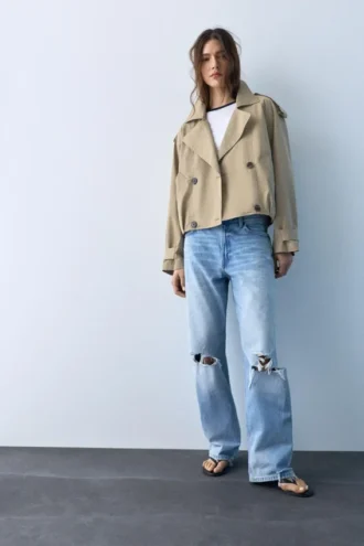 Kurzer Trenchcoat in Ballon-Silhouette
