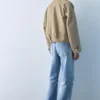 Kurzer Trenchcoat in Ballon-Silhouette Kurzer Trenchcoat in Ballon-Silhouette