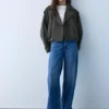Kurzer Trenchcoat in Ballon-Silhouette Kurzer Trenchcoat in Ballon-Silhouette