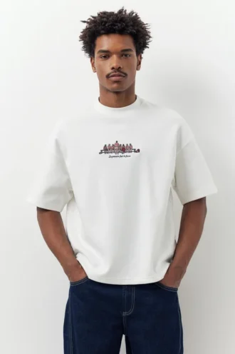 Kurzärmeliges Sweatshirt mit Stickerei