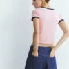 Kurzärmeliges T-Shirt mit Rippstrick Kurzärmeliges T-Shirt mit Rippstrick