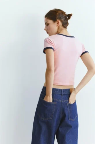 Kurzärmeliges T-Shirt mit Rippstrick