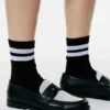 Lange gestreifte Socken