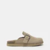 Leder-Clogs mit Schnalle Leder-Clogs mit Schnalle