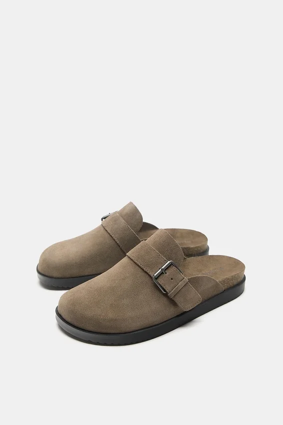 Leder-Clogs mit Schnalle Leder-Clogs mit Schnalle